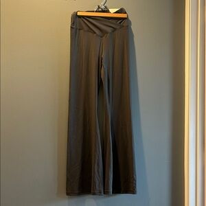 Elegant Aerie Charcoal Wide-Leg stretch leggings